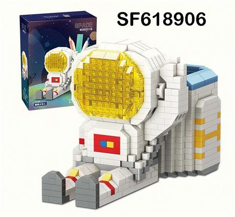 慵懒太空人笔筒积木(828PCS)